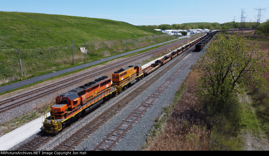 CF&E's FWCH train to Blue Island Yard waits to cover its last few miles